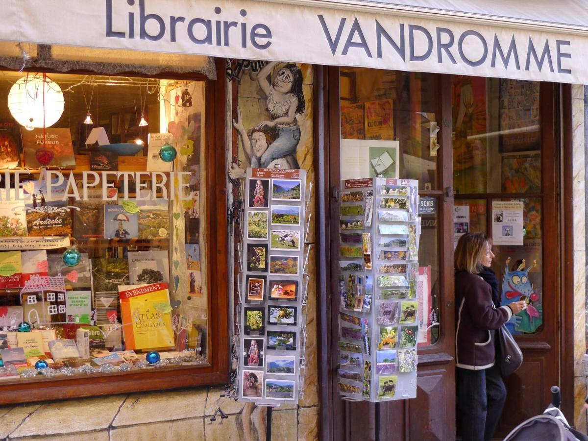 Le Petit Domaine 07 Lägenhet Les Vans Exteriör bild